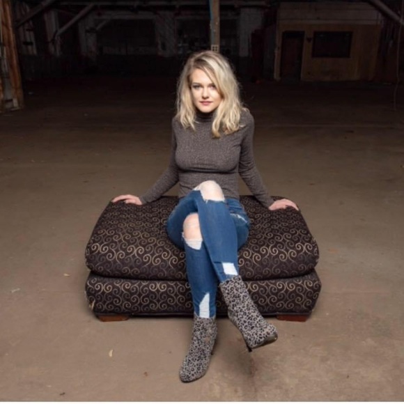 Meet your Posher, Bri - Picture 8 of 17